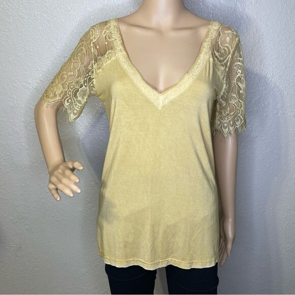 POL Sweetheart Confession Lace Sleeve and Shoulder Tee Shirt Gold Size Small - Picture 2 of 11